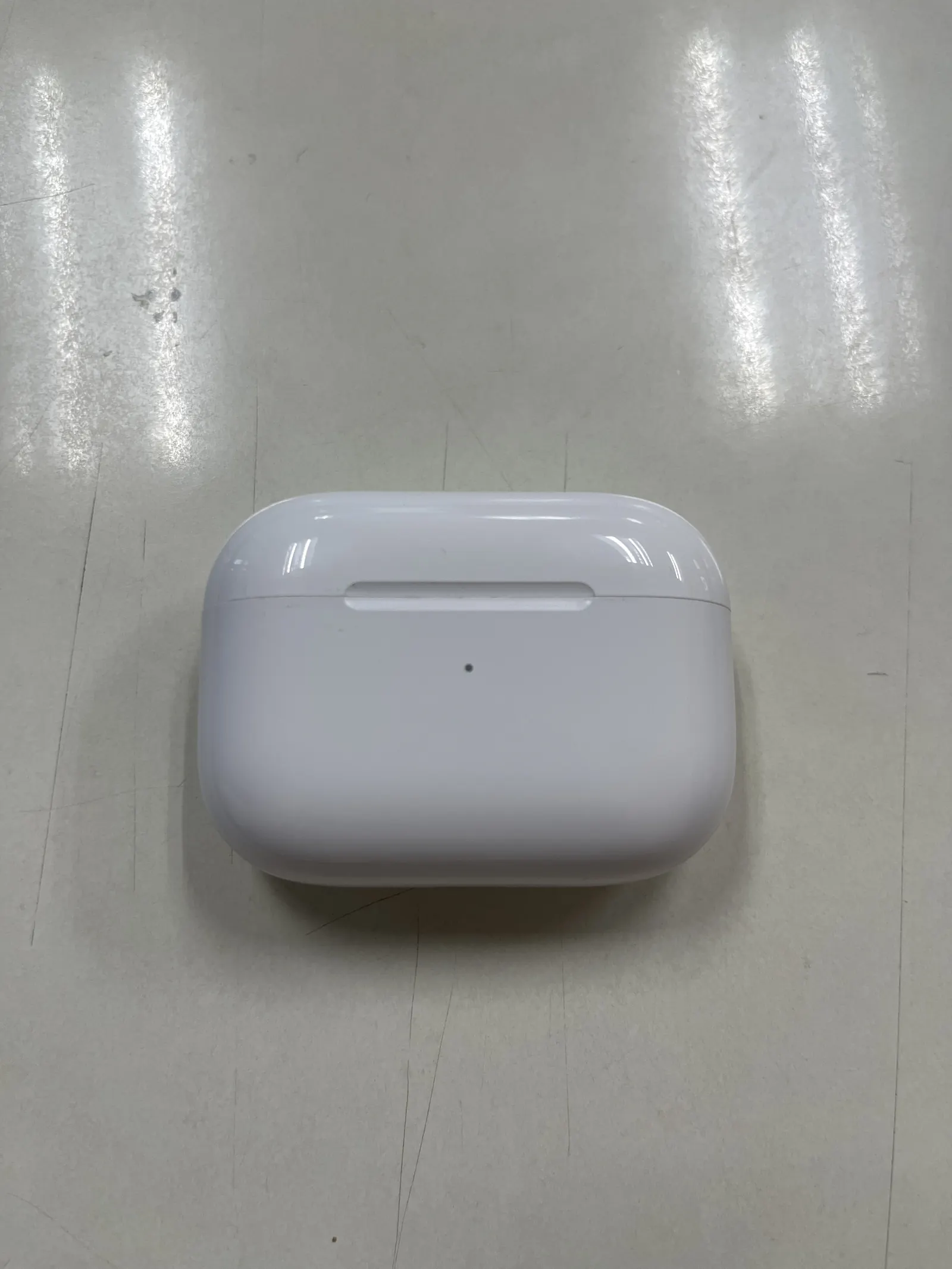 Apple Leaks Camera-Equipped AirPods in macOS Tahoe Update